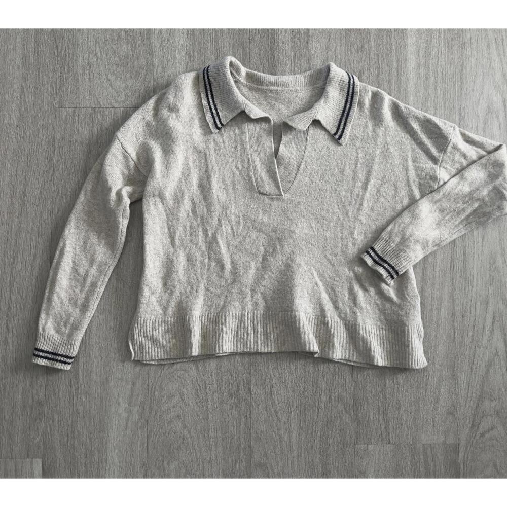 Cozy Knit Pullover with Striped Collar